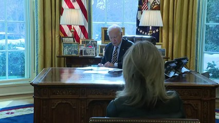 Esperanza por tregua del viento en la lucha contra los incendios de Los Ángeles