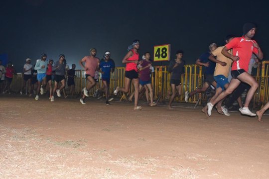 अग्निवीर बनने भिंड, निवाड़ी और शिवपुरी जिले 1006 युवाओं ने लगाई 16 सौ मीटर दौड़, 317 पास