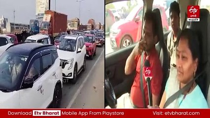 జాతీయ రహదారిపై భారీగా ట్రాఫిక్ జామ్ - కిటకిటలాడుతున్న టోల్‌గేట్లు