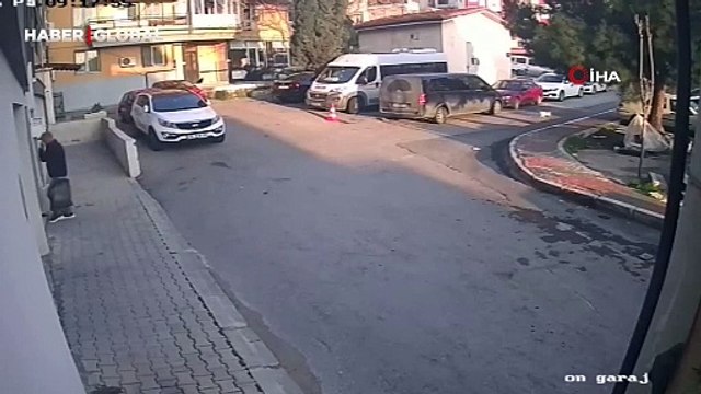 İzmir’de apartmanlara girip beğendiği ayakkabıları valize koyan hırsız