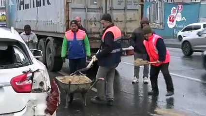 E-5 Beylikdüzü Haramidere istikametini kilitleyen kaza