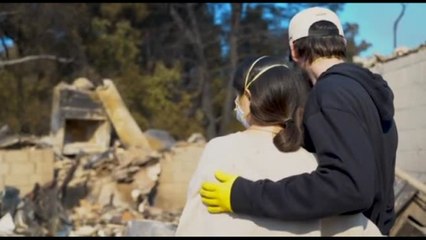 LA, "Ci resta solo una cassa di vino": tornando in una casa distrutta dal fuoco