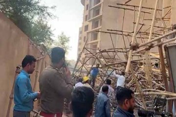 बिल्डिंग की 10वीं मंजिल की सेंट्रिंग गिरी