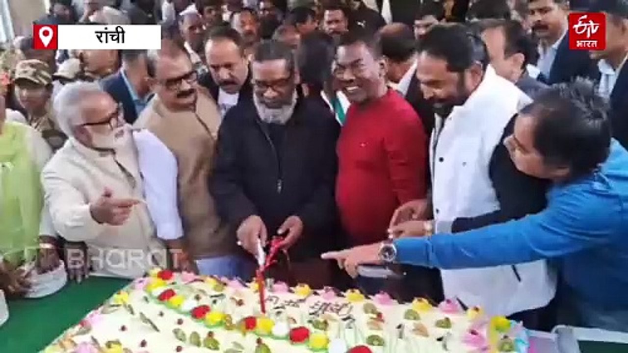 सीएम पुत्र हेमंत सोरेन ने मनाया पिता दिशोम गुरु का जन्मदिन, कहा- भारत के किसी पदक से ऊंचा है उनका ओहदा