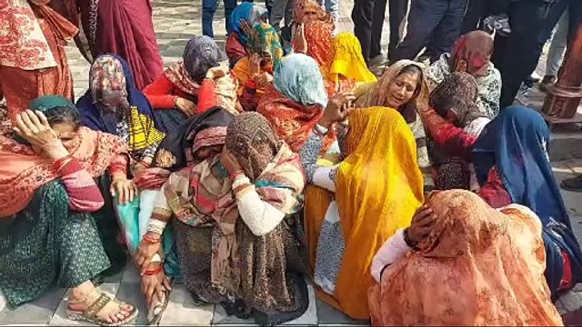 गर्भवती महिला की मौत पर हंगामा, गायनिक डॉक्टर की जगह हड्डी विशेषज्ञ पति पर ऑपरेशन करने का आरोप