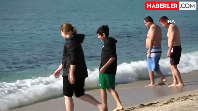 Antalya'da Ocak Ayında Güneşli Hava ve Deniz Keyfi