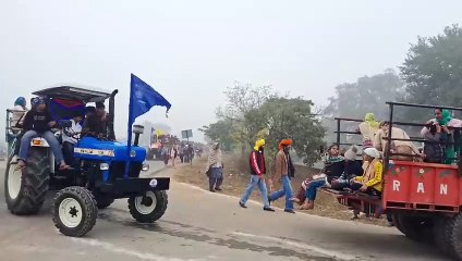 ਨਗਰ ਕੀਰਤਨ ਦੌਰਾਨ ਦਰਜਨਾਂ ਵਾਹਨਾਂ ਤੇ ਸੈਂਕੜਿਆਂ ਦੀ ਗਿਣਤੀ ਵਿੱਚ ਸੰਗਤਾਂ ਹੋਈਆਂ ਸ਼ਾਮਿਲ
