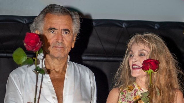 GALA VIDEO - Bernard-Henri Lévy, le mari d’Arielle Dombasle insomniaque : “Je peux rester 3 jours sans dormir du tout”