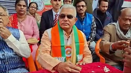 বাংলাদেশী সন্ত্রাসবাদীদের পাসপোর্ট আঁধার কার্ড হয়ে যাচ্ছে। বাংলায় অযোগ্য প্রশাসন কখন ও হয়নি। কটাক্ষ দিলীপের।