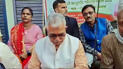 বাংলাদেশী সন্ত্রাসবাদীদের পাসপোর্ট আঁধার কার্ড হয়ে যাচ্ছে। বাংলায় অযোগ্য প্রশাসন কখন ও হয়নি। কটাক্ষ দিলীপের।