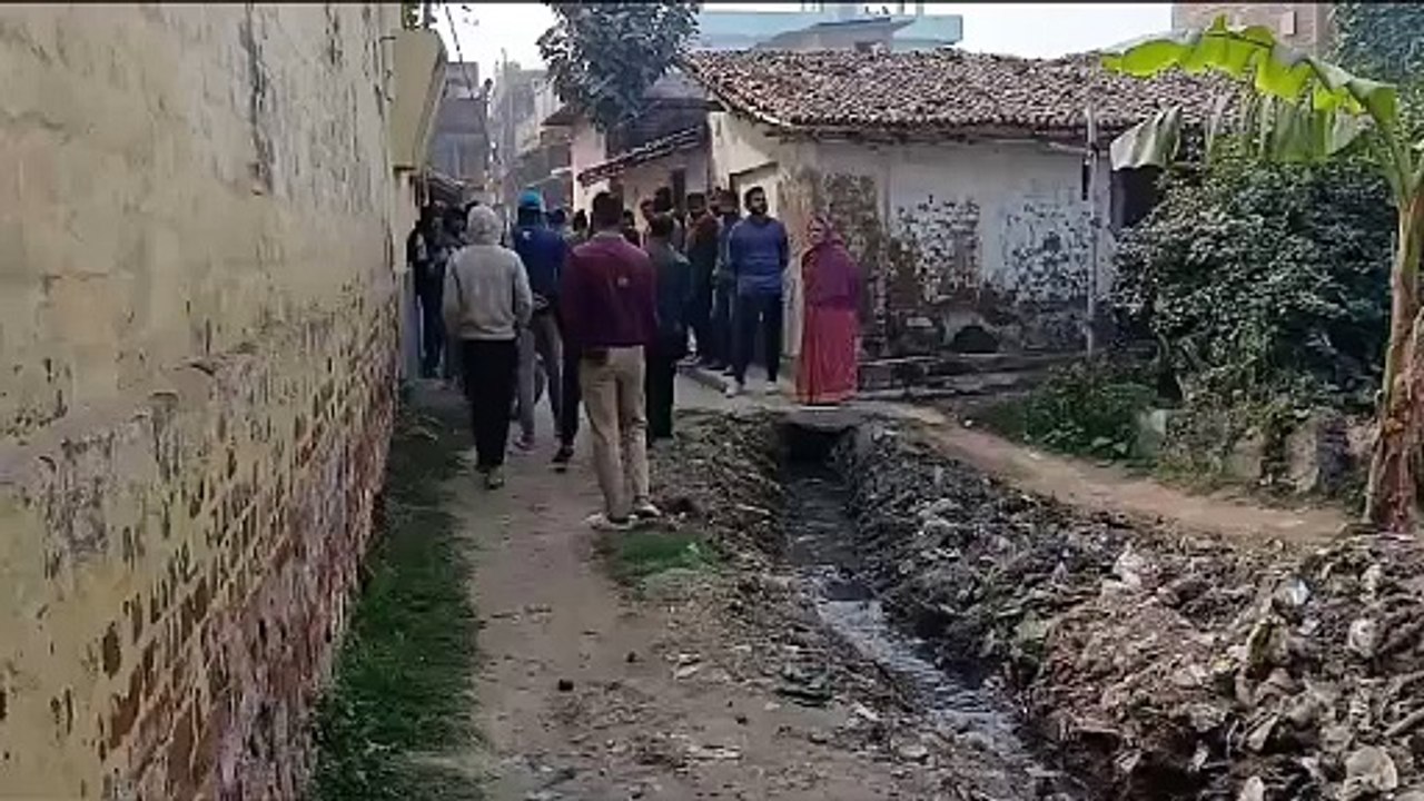 गोलियों की तड़तड़ाहट से थर्राया मुख्यमंत्री का घर बख्तियारपुर, दर्जनों राउंड फायरिंग से घर में क़ैद ग्रामीण. पुलिस ने 25 खोखा चुनी. जांच जारी