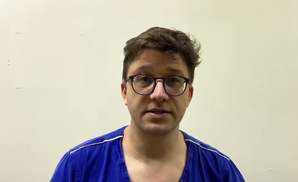 Criança de 4 anos morre ao cair de prédio onde morava enquanto estava sozinha, em Campina Grande