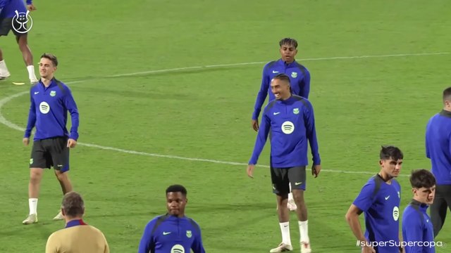 Entrenamiento del FC Barcelona previo a la final de la Supercopa de España 2025 contra el Real Madrid