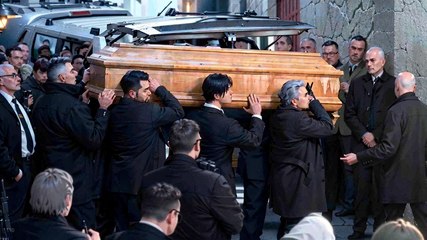 Hommage à Jean-Marie Le Pen : les funérailles célébrées dans sa ville natale de Trinité-sur-Mer