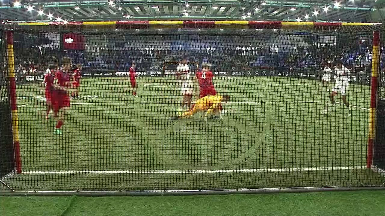 Tore und Emotionen: Die Highlights des ersten Tags beim Mercedes-Benz JuniorCup