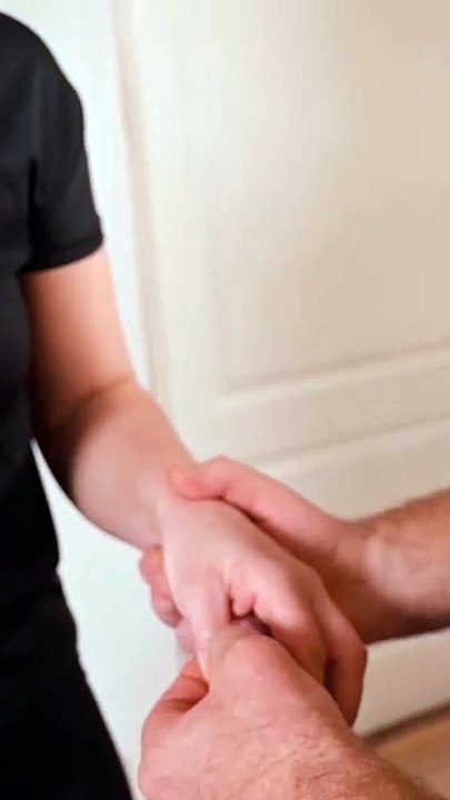 Deep tissue back massage and chiropractic adjustments #massagetherapist #chiropractor #massage #asmrmassage #deeptissuemassage #backcrack #chiropractic #chiropracticadjustment 09