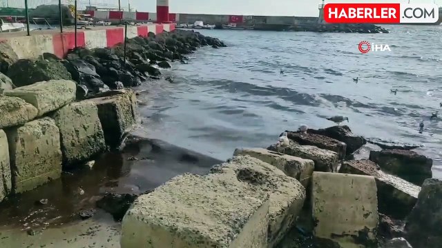 Poyraz Fırtınası Marmara Denizi'ni Kızıl Renkte Boyadı