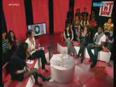 Victoria Petrosillo TNT SHOW 28.04.08 / Isn't she lovely