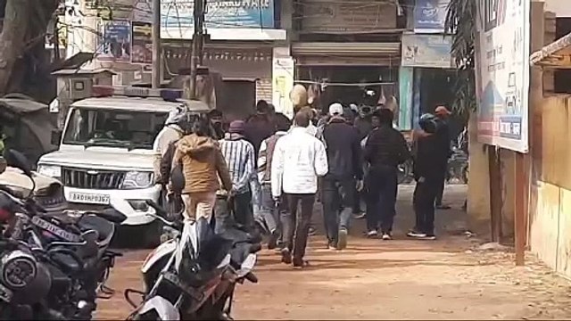 नालंदा में बर्थ डे पार्टी के दौरान एक होटल में वार्ड पार्षद प्रतिनिधि नर्तकियों के ठुमके पर छलका रहे थे जाम, तभी पहुंची पुलिस 41 गिरफ्तार, होटल सील. समान ज़ब्त