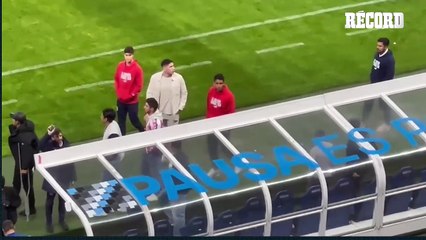 LUIS ROMO está en la CANCHA con la INDUMENTARIA de concentración, verá el juego en el palco junto a Guzmán, Brizuela, Aguirre y Olivas