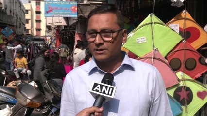 Hn_Ani2_Surat_Mrkets_Buzz_With_Crowds_As_Demands_For_Kites_06-33-57