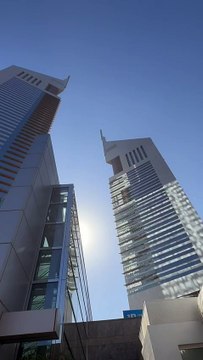 Jan Roose walking the slackline between Jumeirah Emirates Towers