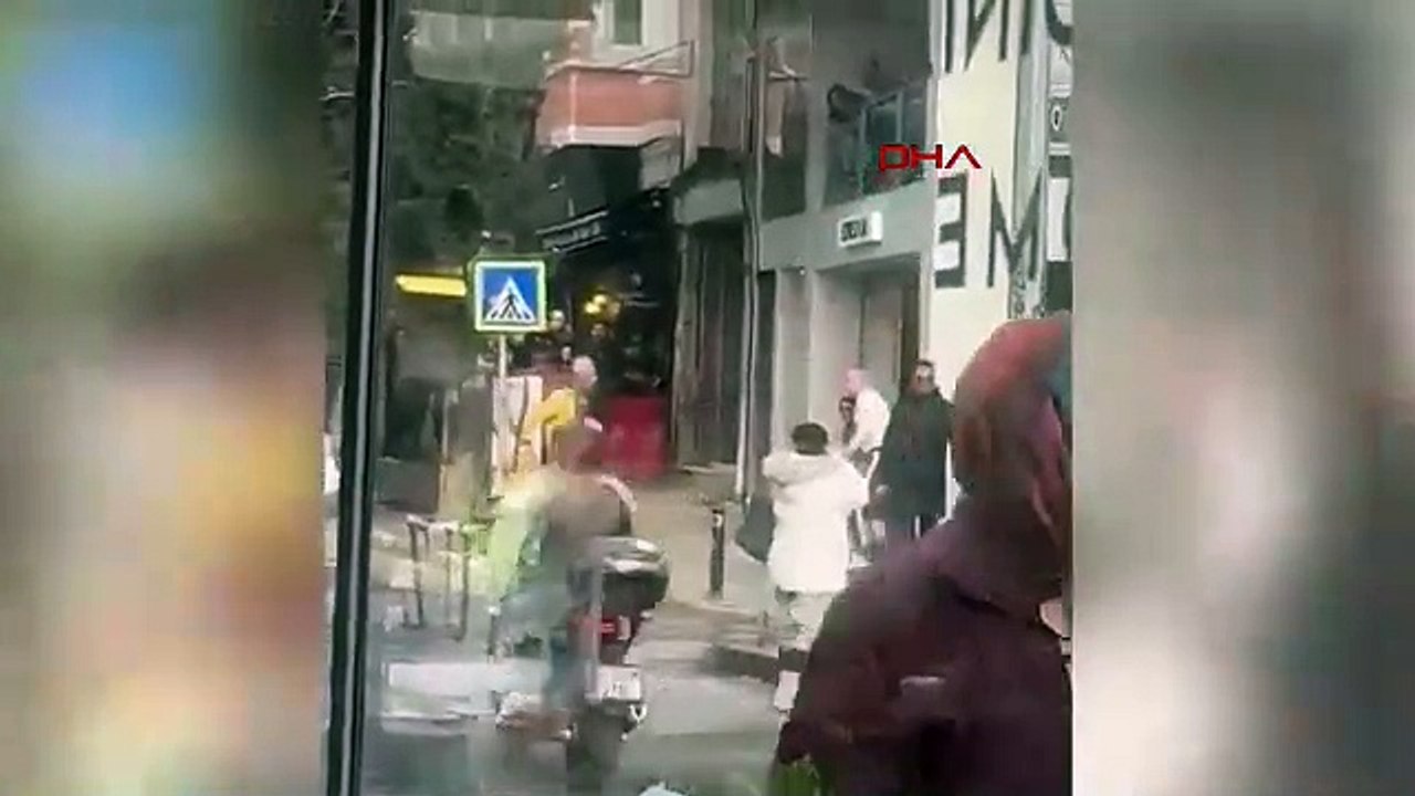 İstanbul - Cihangir’de kılıç ve sandalyeli kavga kamerada