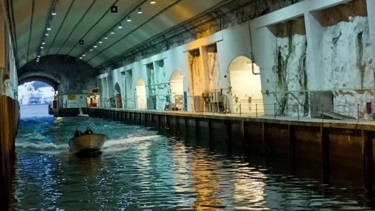 15 Secret Submarine Bases