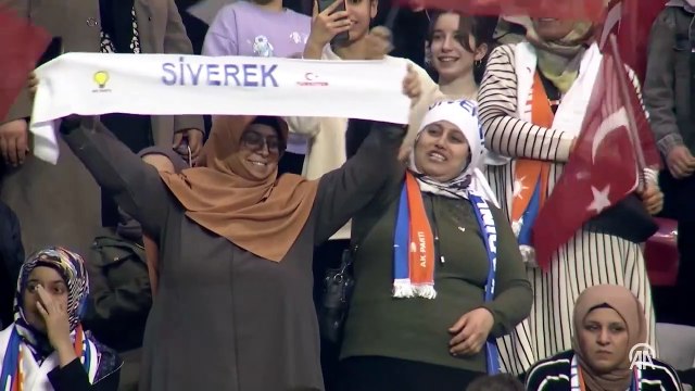 Cumhurbaşkanı Erdoğan, İbrahim Tatlıses ile 'Urfalıyam ezelden' türküsünü okudu