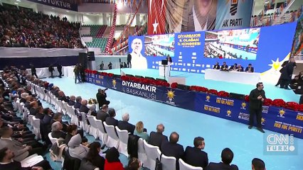 Cumhurbaşkanı Erdoğan'ın Diyarbakır ziyaretinde dikkat çeken pankartlar