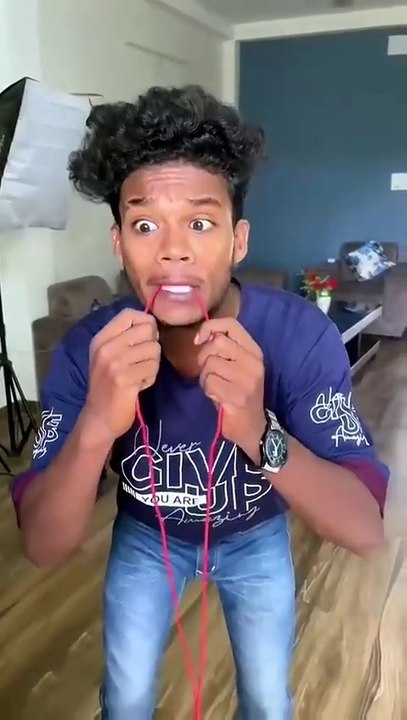 Ye_to_gaya_😂_Suraj_rox_comedy_video_#shorts_#tiktok_#reels_#viral_#comedy_#funny_#trendingshorts(480p)