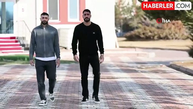 Sivasspor, Efkan Bekiroğlu ve Tolga Ciğerci'yi Transfer Etti