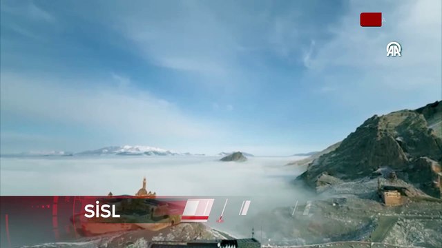 Ağrı'da tarihi İshak Paşa Sarayı ve çevresi sisle kaplandı