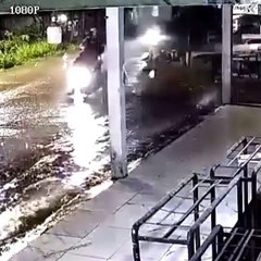 Seorang ibu ibu kena begal 😱