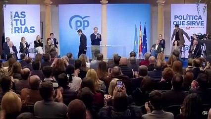 Aplauso a Mazón de los barones del PP