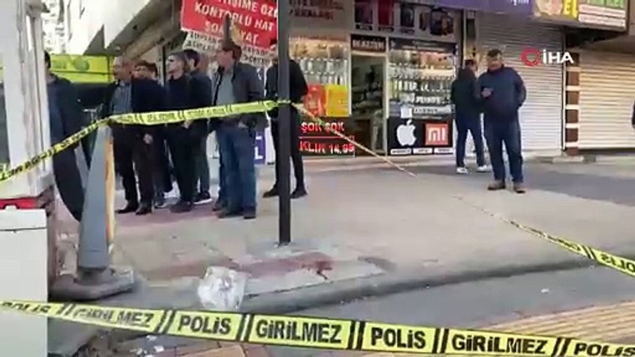 🔴Diyarbakır’ın Bağlar ilçesinde iki grup arasında çıkan silahlı kavgada bir kadın ağır yaralandı.