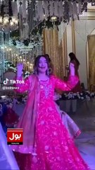 Yumna Zaidi cutest dance