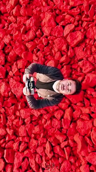 Mersin’de çizilen dev Türk bayrağının drone ile görüntüsü