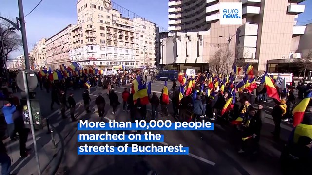 Tens of thousands of Romanians protest against annulled presidential race