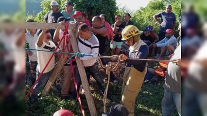 Rescatan hombre  atrapado a 80 pies de profundidad en Santiago