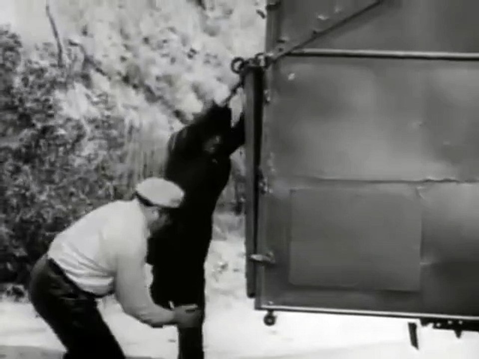 Dick Tracy's G-Men (1939) - Chapter 13