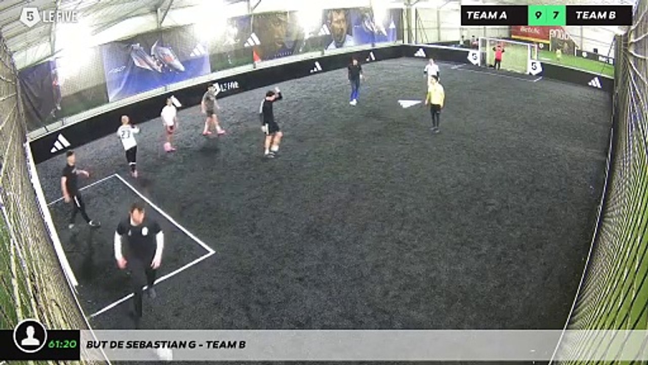 But de Sebastian G - Team B