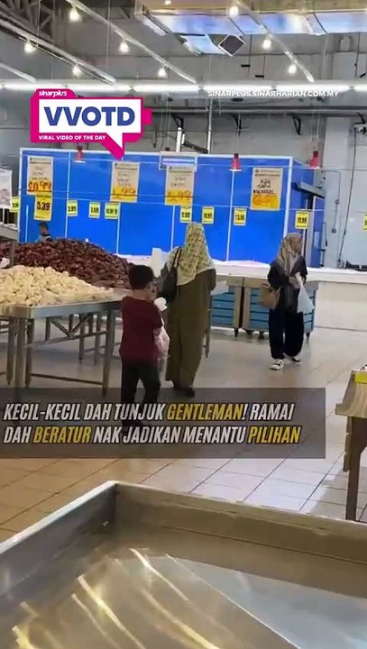 Comel dan berbudi bahasa, kecil-kecil dah gentl...