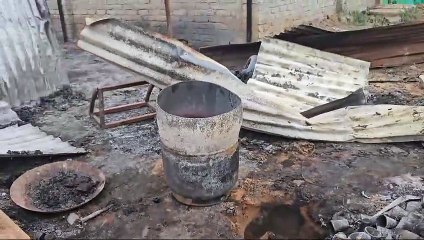 झगड़ा करने से मना किया तो बदमाशों ने दुकान में लगा दी आग,तीन दोस्तो ने मिल कर शुरू किया टी कैफे