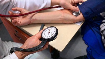 Enquête en Allemagne : des détectives privés traquent les arrêts-maladie abusifs