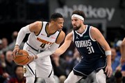 NBA : Du retard à l'allumage, mais une victoire pour Denver à Dallas