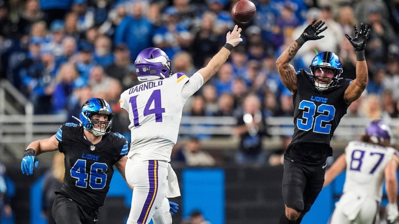 Analyzing Game Stats: Darnold vs. Stafford Showdown