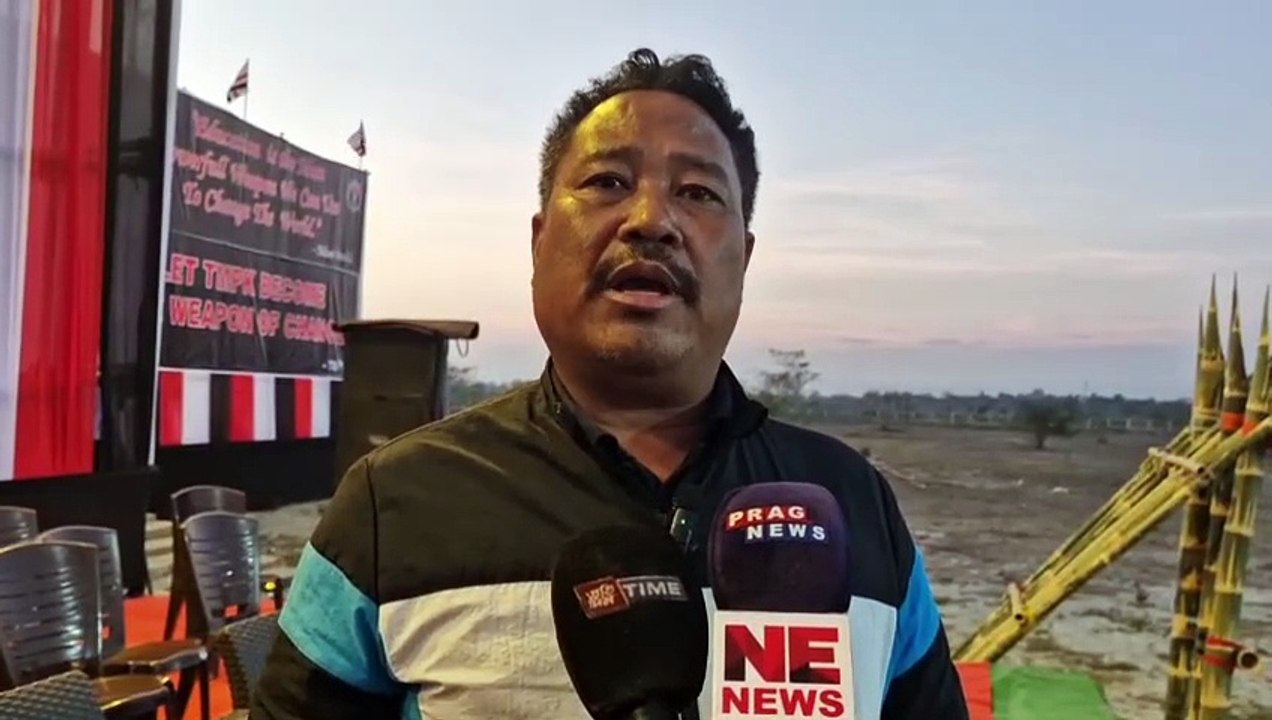 হাতে হাতে লাঠি লৈ যুদ্ধংদেহী ৰূপত আহিছে  চাৰিসহস্ৰাধিক মিচিং যুবক এক শক্তিশালী আৰু ঐক্যবদ্ধ জাতি গঠনৰ লক্ষ্যৰে  টাকাম মিচিং পৰিণ কৗবাং সমূহকৈ TMPK-ৰ উদ্যোগত কুলাজানৰ কাৰেং চাপৰিত   'গণ স্বেচ্ছাসেৱক ব