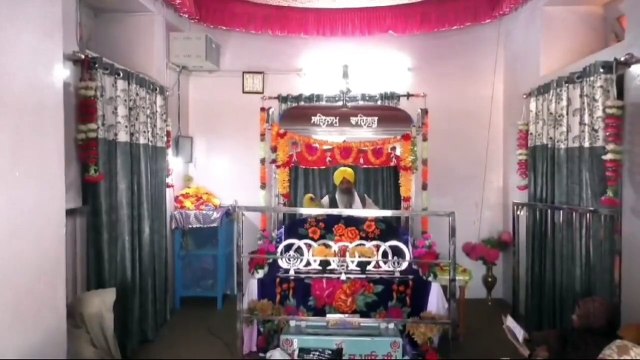 ਇਸ ਬਾਰੇ ਵਿੱਚ ਦਸਵੇਂ ਪਾਤਸ਼ਾਹ ਗੁਰੂ ਗੋਬਿੰਦ ਸਿੰਘ ਜੀ ਮਹਾਰਾਜ ਦਾਤਨ ਸਾਹਿਬ ਕੁਰਲਾ ਕਰਿਆ ਕਰਦੇ ਸਨ ਤੇ ਉਹਨਾਂ ਦੀ ਪਿੱਠ ਤੇ ਨੂਰਦੀਨ ਨੇ ਵਾਰ ਕੀਤਾ ਸੀ।