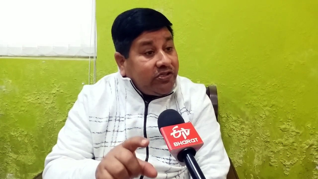 धनबाद निजी स्कूल में छात्राओं का शर्ट उतरवाने का मामला तूल पकड़ा,विरोध में उतरा पैरेट्स एसोसिएशन, बीजेपी ने दी आंदोलन की दी धमकी